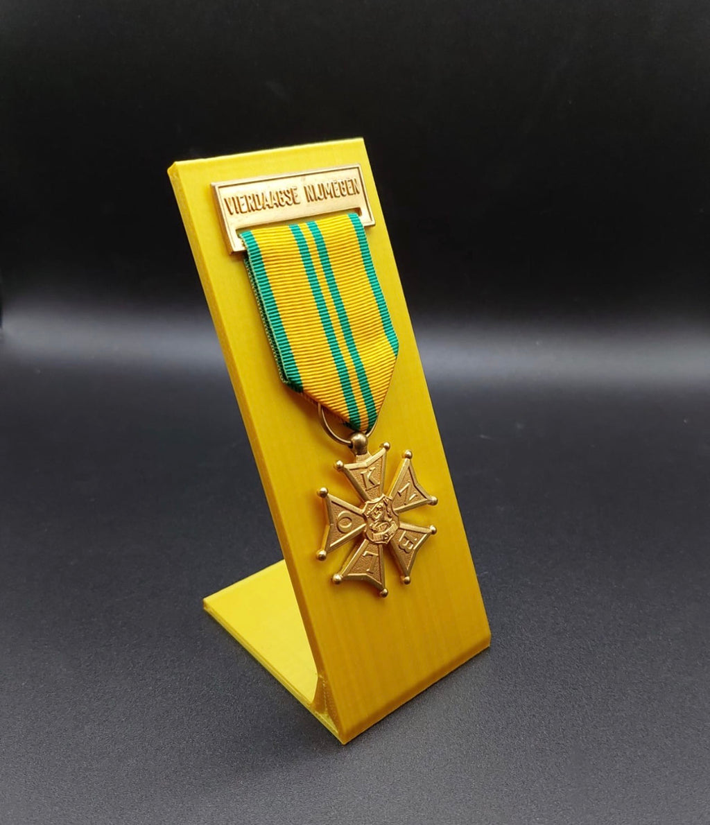 Four day march medal holder